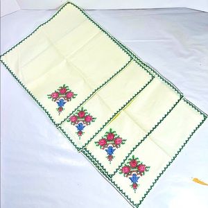 Vintage Cross Stitched Dinner Napkins Set of 4